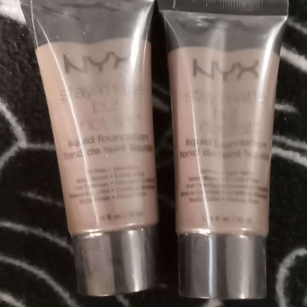 NYX SMF20 DeepDark foundation